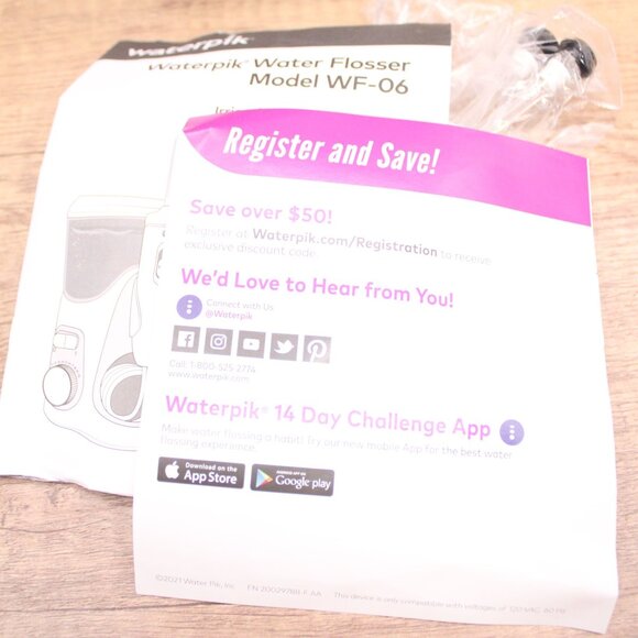 Waterpik Whitening WaterFlosser In-Handle Whitening Infuser + Accessories - Picture 10 of 10